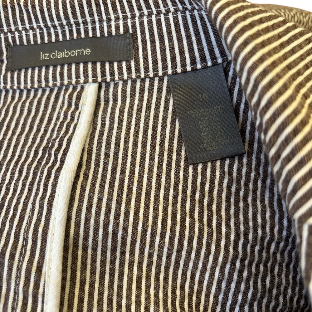 VTG LIZ CLAIBORNE SEERSUCKER PINSTRIPED BROWN & WHITE BLAZER W WHITE RIBBON TRIM - Picture 9 of 9